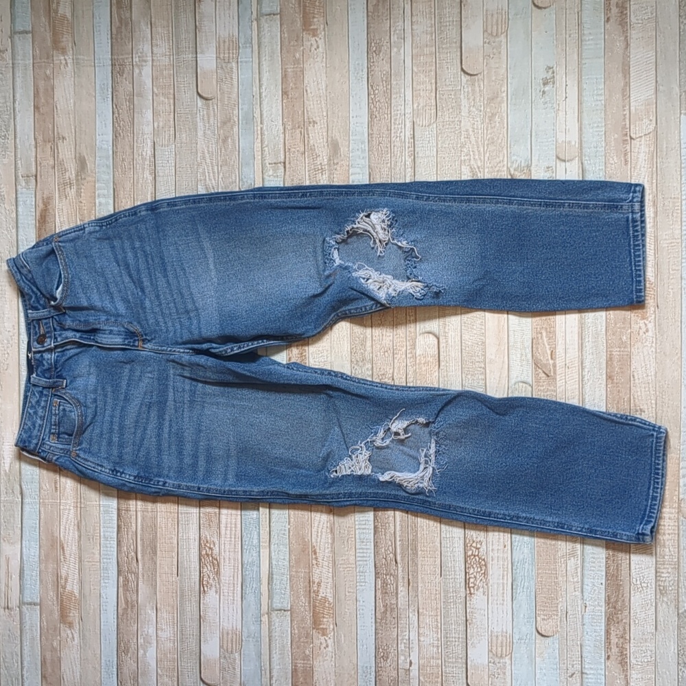 Hollister Curvy ultra high-rise mom jean sz 0